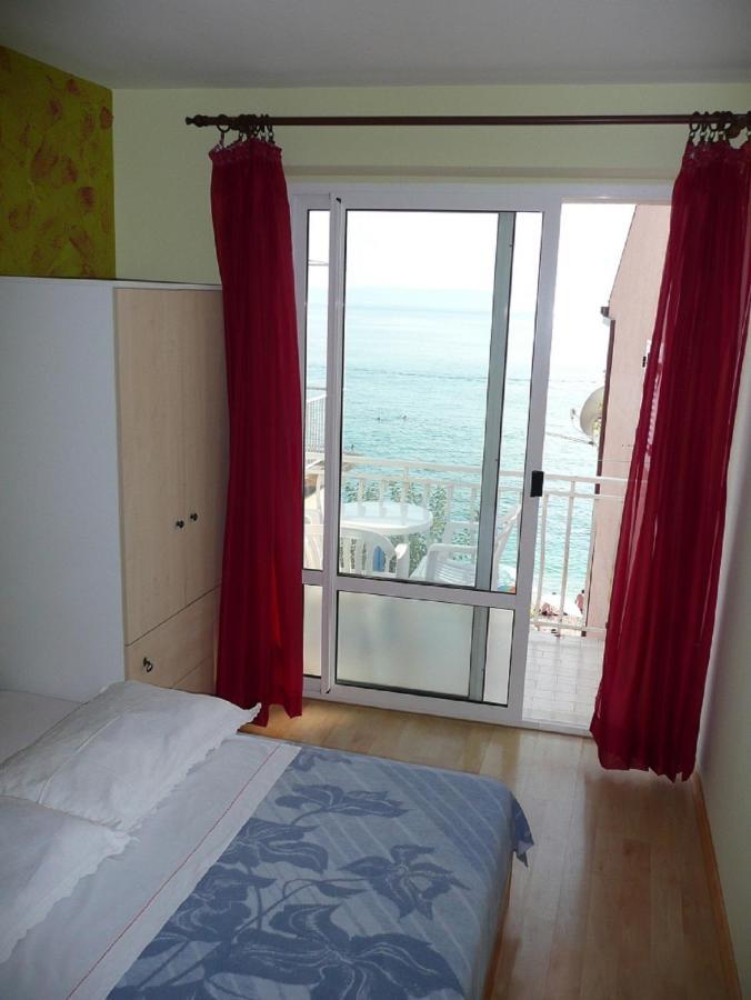 Apartmani Drazena Podgora Esterno foto